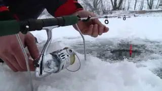 Lov na dírkách 1 (cz titulky)