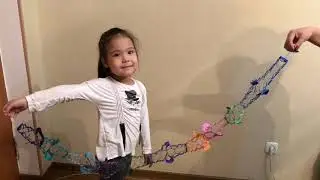 Сделали гирлянду из цветной бумаги. Подарок бабушке с дедушкой 🎁