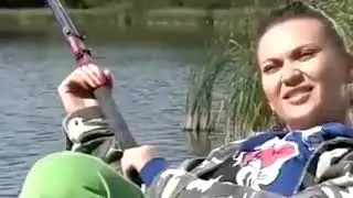 Не все женщины знают толк в рыбалке)))