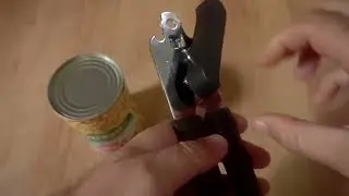 How to use a Can Opener? (Rotating cutting wheel + Counter-rotating Serrated Wheel)