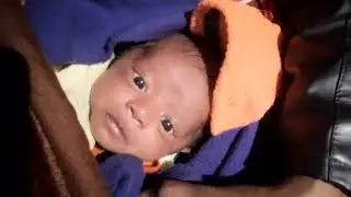 amr MA tuk tuk kore dekhe ase