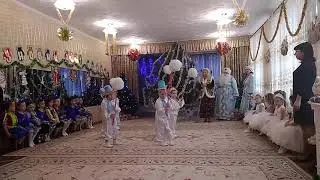 Танец снеговиков (средняя группа) новый год 2020-2021 г.
