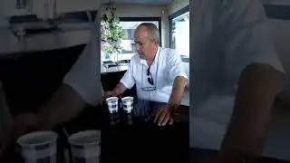 Yaşlı adam evlenmiş