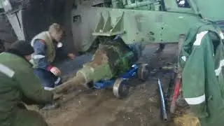 Инструмент и приспособления для ремонта мостов трактора Джон Дир .