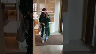 в швейных чатах меня называют обычно: аааа, это та, которая сшила пуховик из пайеток, будем знакомы)