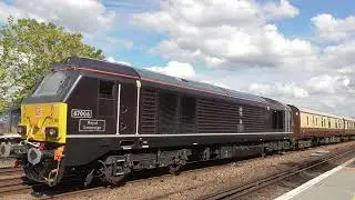 67006 on 1Z84 Dover priory to London Victoria,Belmondbritishpullman at Tonbridge 25/08/23
