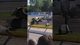 Avenger destroys the fence #monstertruckthrowdown #avenger #teamscream