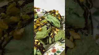 Pistachio Chocolate Chip Cookies🍫Find recipe on the blog! TheSugarArt.com #cookies #cookiesrecipe