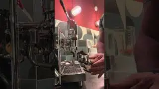 Preparing a double espresso on BEZZERA STREGA