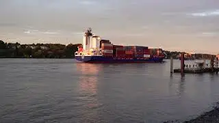 Shipspotting containership 'Spirit' meets 'Elbwater'