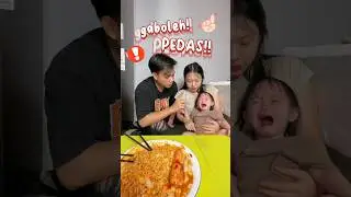 yuka-chan ngiler lihat mama dan papanya makan mie pedas! 