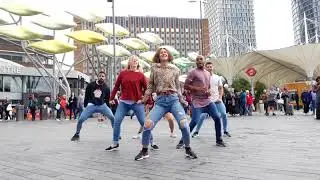 Amazing Westfield Stratford Flash Mob!
