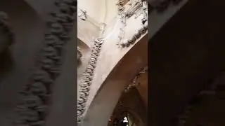 Чехия.замок смерти)))черепа.кости