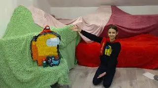 Построила Амонг Ас ДОМ из Одеял и Ищу Предателя