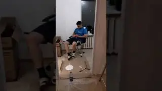 Вечер, студия, все делаем сами, падаем без сил.