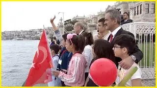 TCG Anadolu Cumhurbaşkanı Erdoğan'ı Selamladı