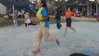 LOMBA KEMERDEKAAN》Lomba Emak-emak balap karung pakai helm