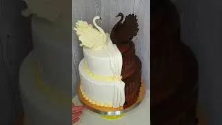 свадебный торт с лебедьямый.