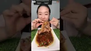 Съела живой осьминог 🐙 