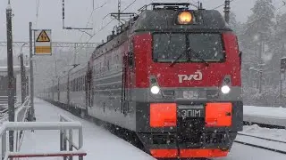 ЭП1М-804 с пассажирским поездом