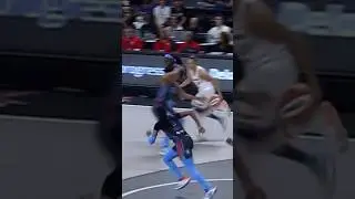 Diana Taurasi Throws a RIDICULOUS No-Look PASS to Celeste Taylor! 😱