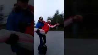 Казань парк Континент на колесе женщину катает класс