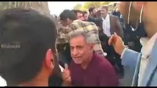 Residents of Tehran thanked the security forces by kissing the hands of the soldiers.