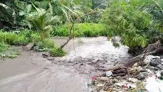 VIDEO AMATIR || LAHAR DINGIN ERUPSI GUNUNG AGUNG DI KALI UNDA BALI 2017