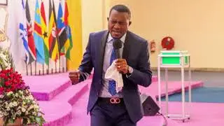 Prophete Joel Lutuka praying and singing in tongues