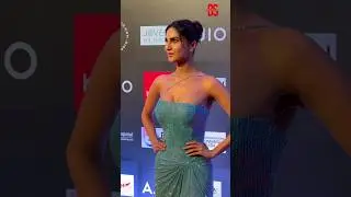 Vaani kapoor is all sparkly and shiny at the pinkvilla style award|| #bollywood #viral