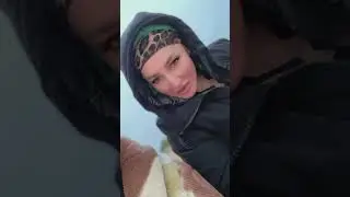 Динара Залумханова с дочерью на море