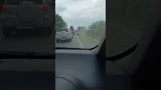У меня расписание: в Южно-Сахалинске рейсовый автобус проскочил по обочине