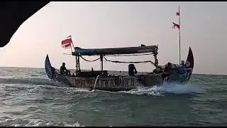 Berlayar dilaut jawa
