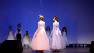 Показ коллекции нарядных платьев, детское дефиле, ТК 