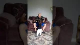Vinchenzo batendo manopla