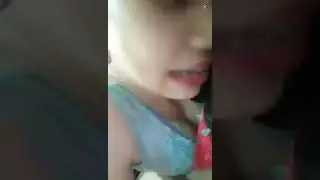 Tante keenaan di sosok dari belakang