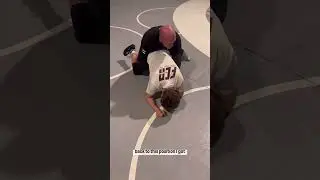 Crab Ride set up to capture a wrist. #wrestlingtechnique #wrestling #collegewrestling