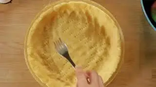 Тарт с творожным кремом и яблоками