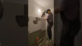 Отделка от застройщика,всё в мусор. 