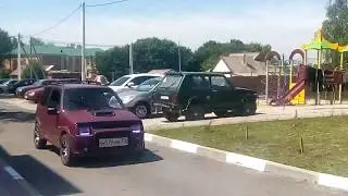 ПРОСТО ТАК...  КАТАЕТСЯ МАШИНКА... (с разных ракурсов)