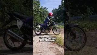 Ketika ngengkol pakai sandal vs sepatu | ngengkol motor kopling | Satria Barong 150 #satriafu150