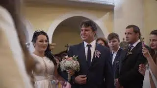 Nevěsta zpívá ženichovi