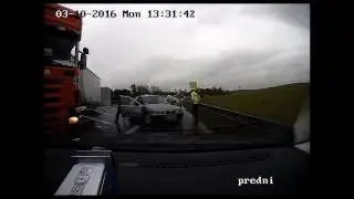 Дальнобой помог задержать гонщика на БМВ