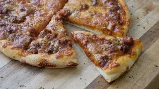 Pizza alla "Bolognese" mit Hackfleischsauce & Käse | Rezept | Fast Food | Einfach | Lecker | Schnell