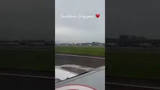 Landing at the iconic Changi International AirPort 🛬🛩️