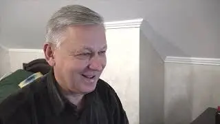 Что стоит за навязчивостью у женщины, когда она влюбляется? Психолог Азаров