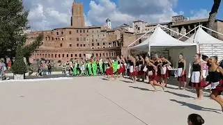 Italian Girls Dance