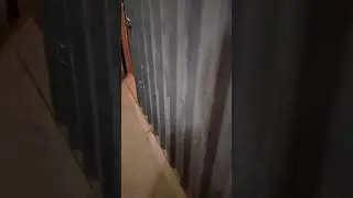 Portão deslizante de telha.
