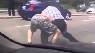 fight on the road after a Car crash