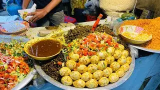 ঝাল মুড়ি বেঁচে  মাসে 2 লাখ টাকা আয় করে😱ঝাল মুড়ি খেতে হলে আপনাকে লাইন ধরে দাঁড়িয়ে থাকতে হবে 🔥😋